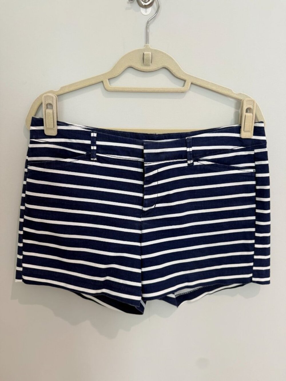 Old Navy Pixie Navy & White Striped Mid Rise Shorts Size 6